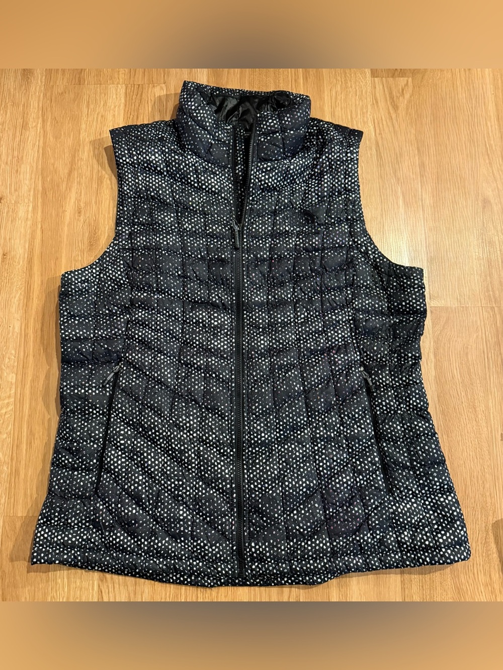 EUC Women’s The North Face ThermoBall Eco Puffer Vest - Black Confetti - Size L